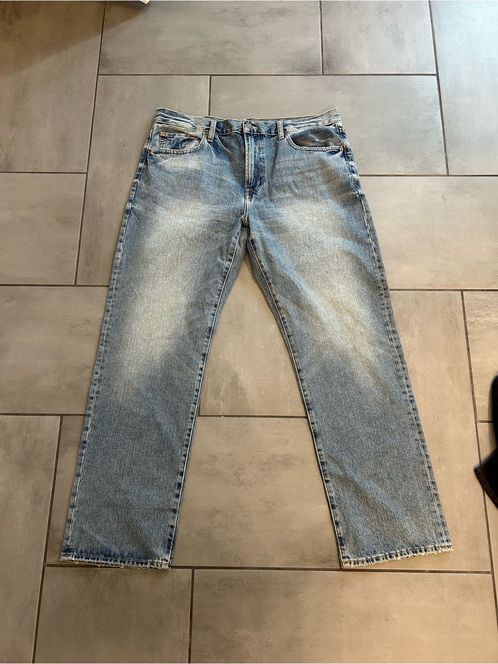 NWT American Eagle Relaxed Straight Jean — Tinted Medium Wash - Picture 2 of 4